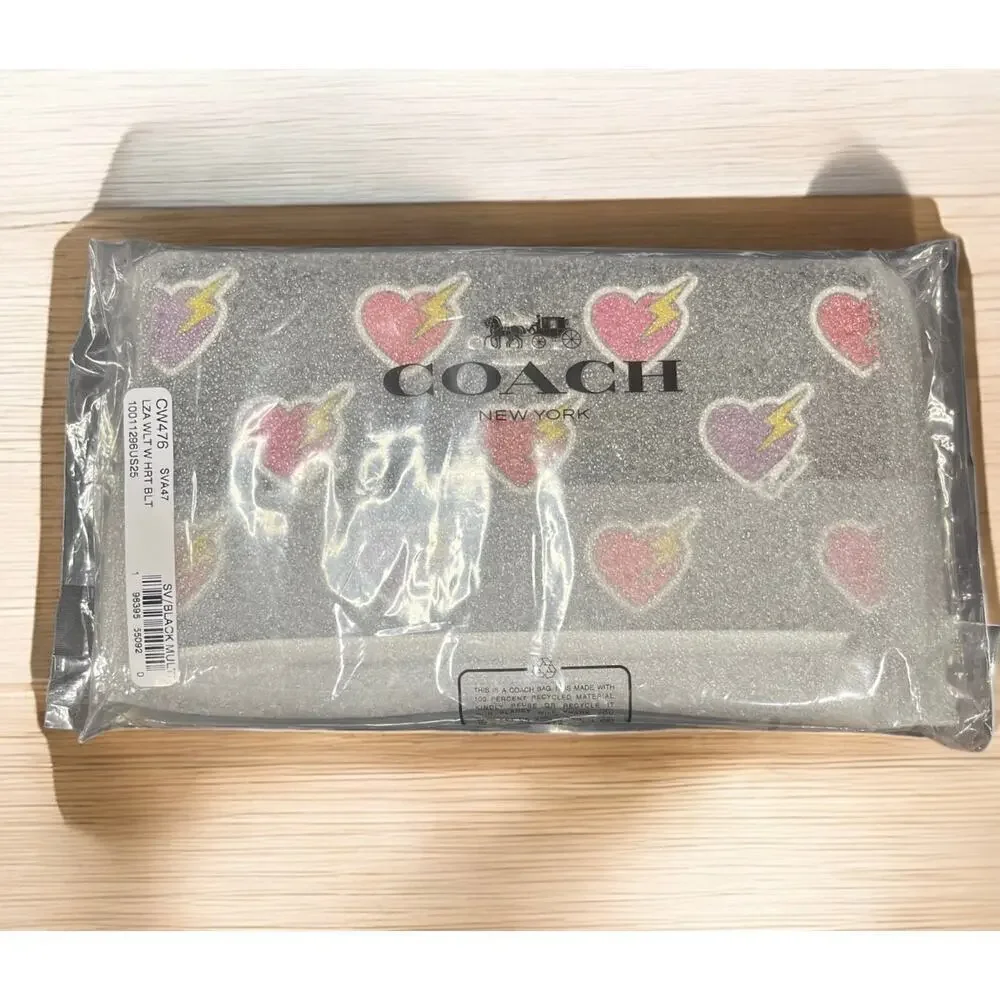 NWT Coach CW476 Heart Bolt Long Zip Around Wallet